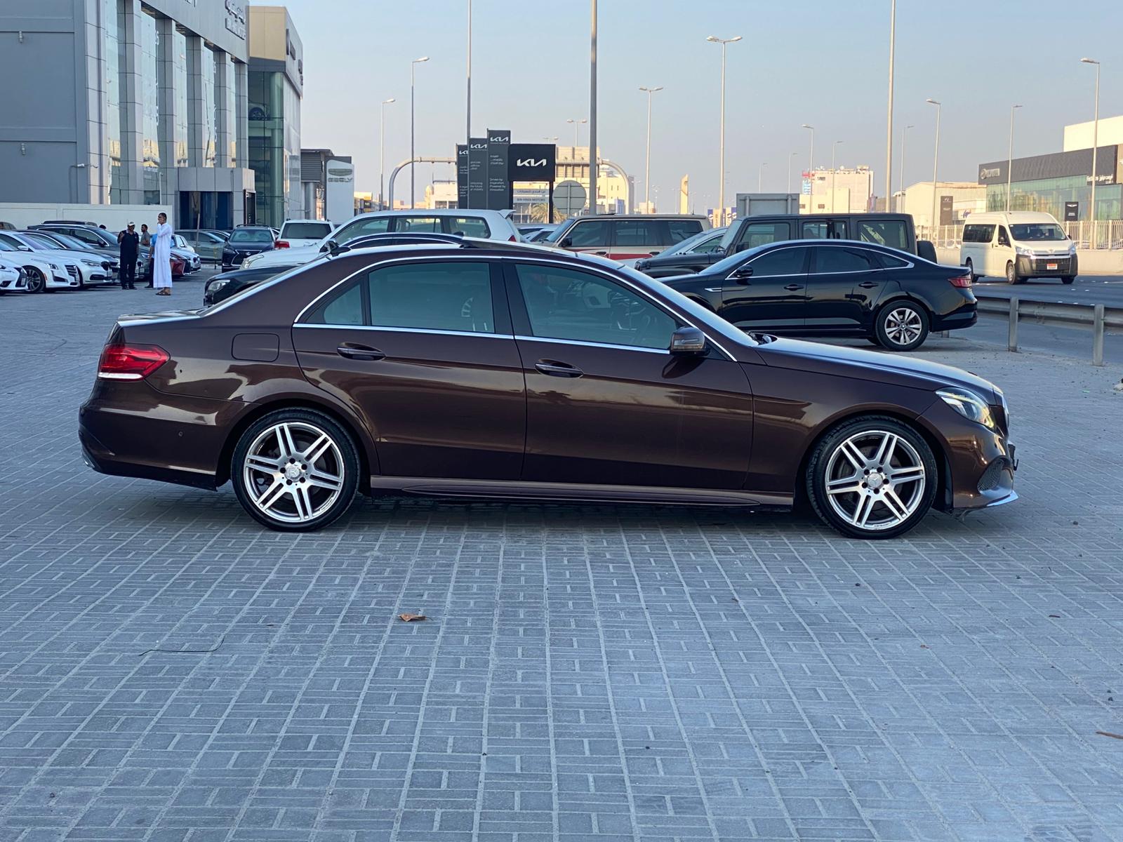Mercedes Benz E-300 / 2014 (Brown)