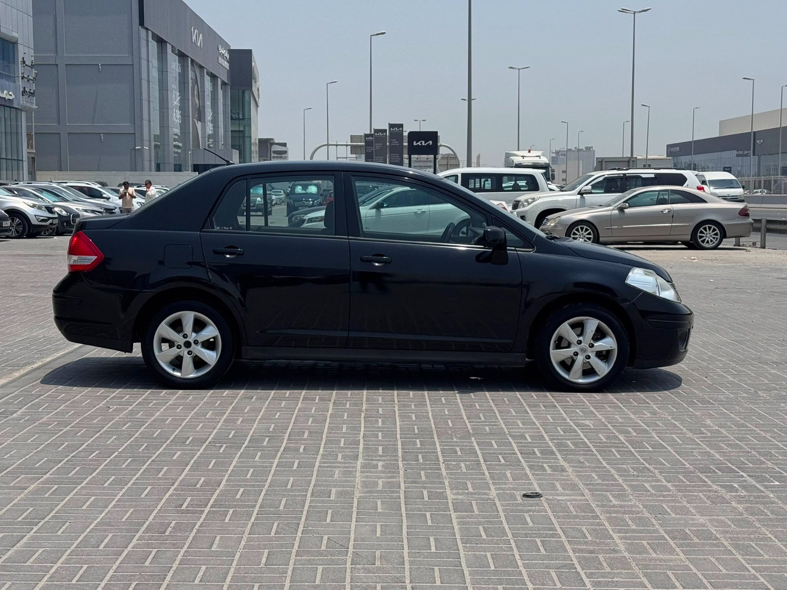 NISSAN TIIDA 2011 BLACK