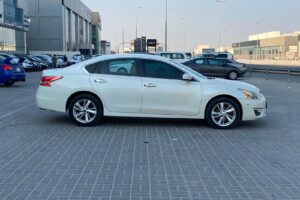 Nissan Altima 2016 (White)