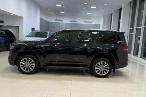 Toyota Land Cruiser GX-R 2022 (Black)