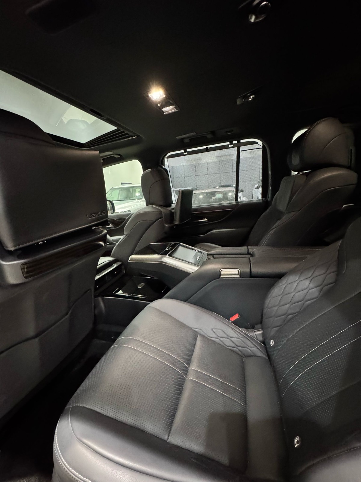 Lexus LX-600 / 2023 (Silver)