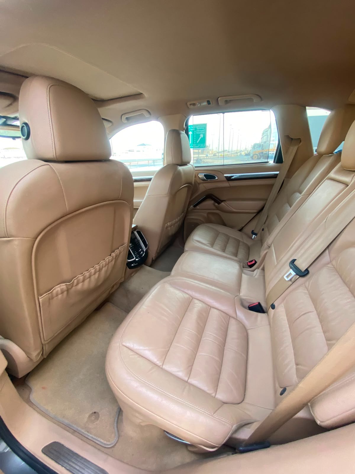 Porsche Cayenne 2012 (Grey)
