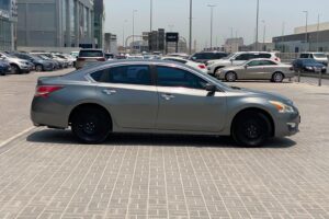 Nissan Altima 2016 (Grey)
