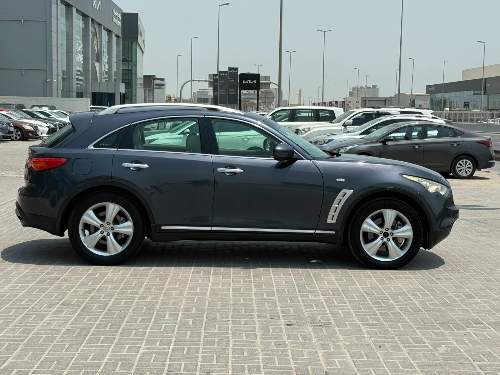 Infiniti FX-35 / 2010 (Blue)