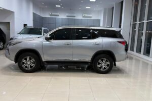Toyota Fortuner / 2024 (Silver)