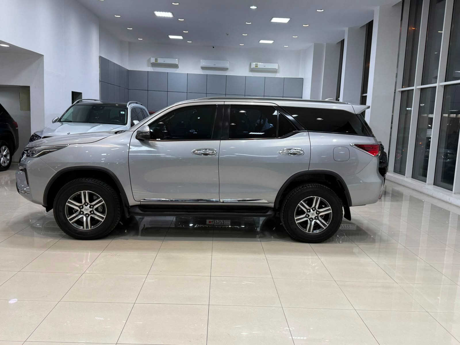 Toyota Fortuner / 2024 (Silver)