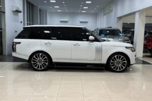 Range Rover Vogue SE 2016 (White)