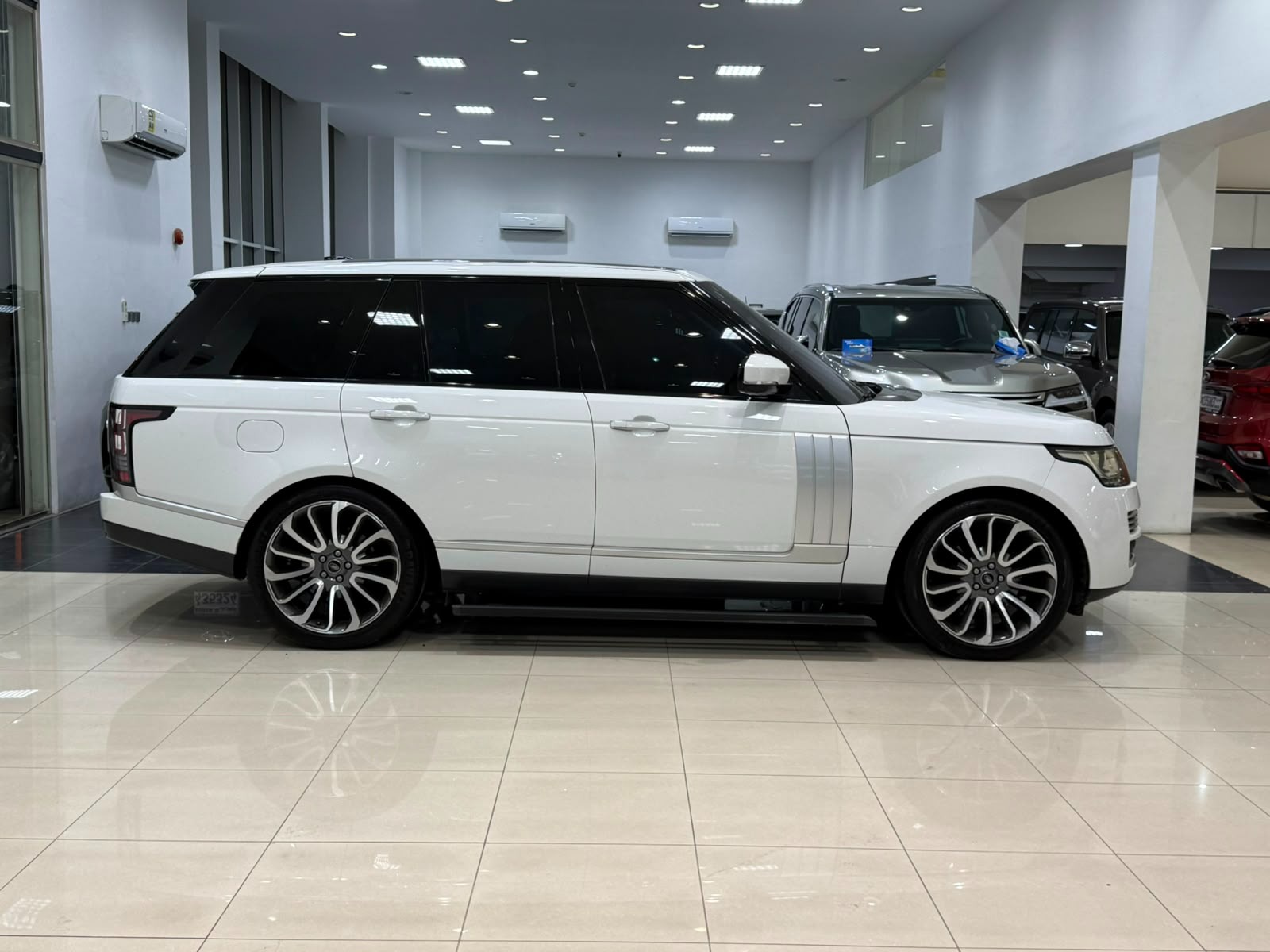 Range Rover Vogue SE 2016 (White)