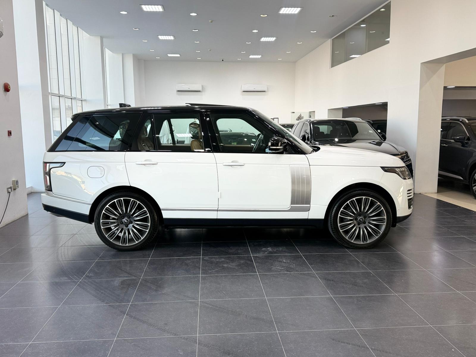 Range Rover Vogue SE 2019 (White)