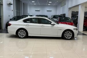 BMW 520i 2016 (White)