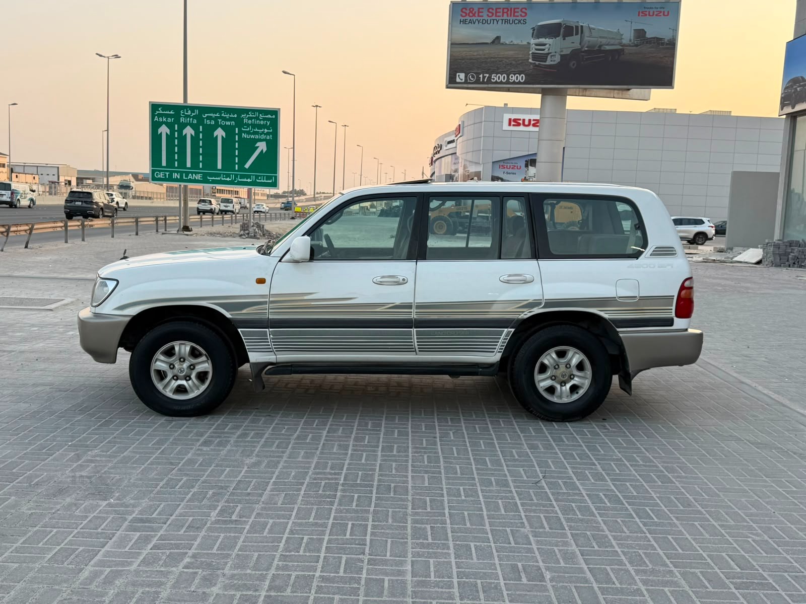 Toyota Land Cruiser GX-R 2001 (White)