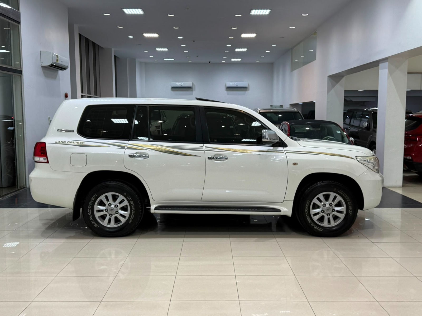 Toyota Land Cruiser GX-R 2010 (White)