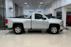 Chevrolet Silverado LT 2018 (Silver)