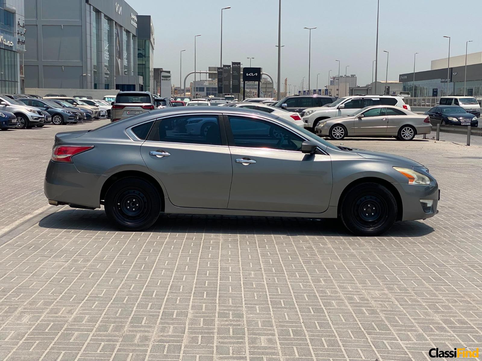 Nissan Altima 2016 (Grey)