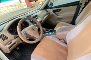 Nissan Altima 2016 (White)