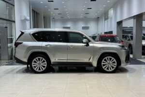 Lexus LX-600 / 2023 (Silver)