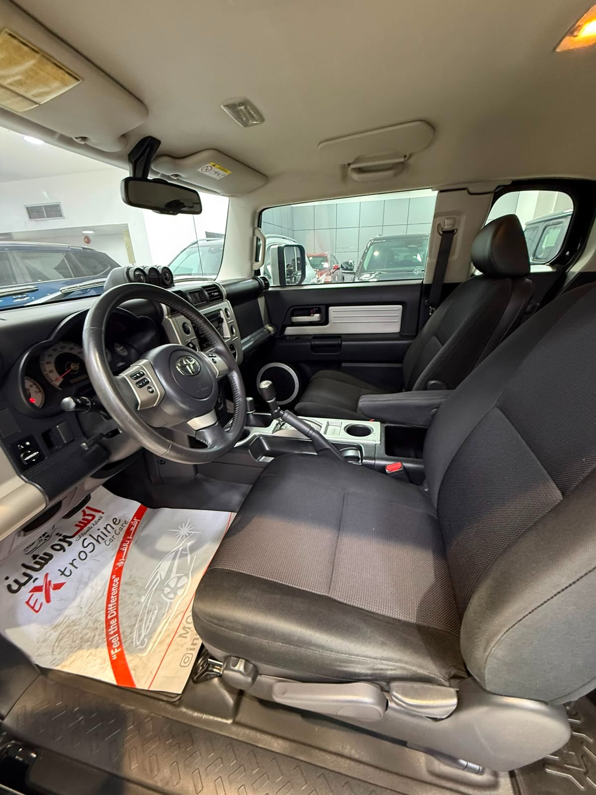 Toyota FJ Cruiser 2016 (Black)
