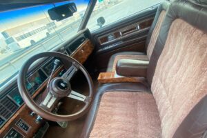 أولدزموبيل تورونادو 1984 (بني)