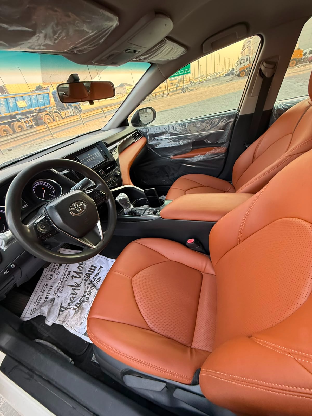Toyota Camry LE Hybrid 2022 (White)