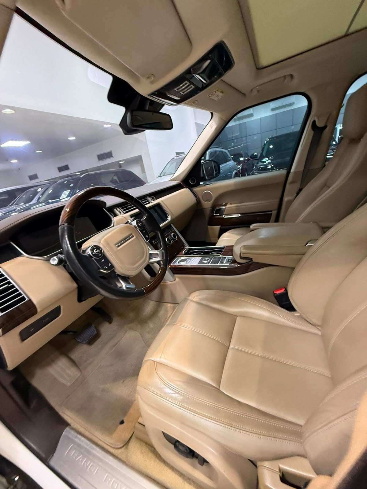 Range Rover Vogue SE 2016 (White)