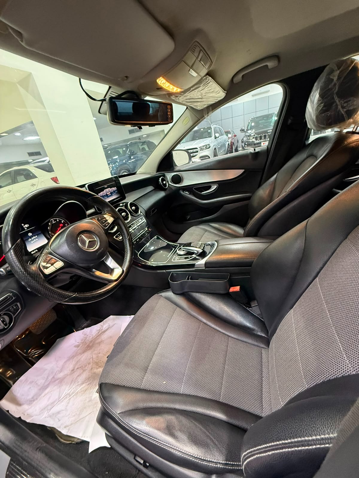 Mercedes Benz C-180 / 2015 (Silver)