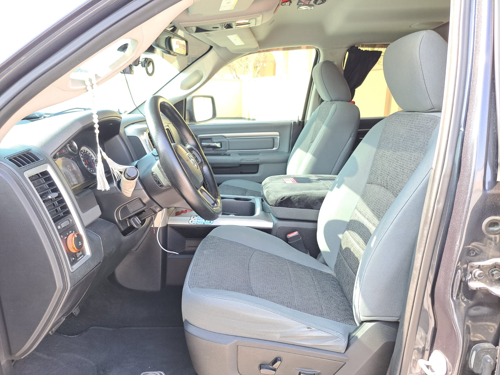 Dodge Ram SLT 2017 (Black)