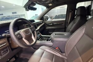 GMC Yukon Denali 2024 (White)