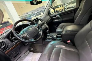 Toyota Land Cruiser VX-R 2010 (Silver)
