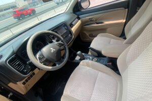 Mitsubishi Outlander 2014 (Black)