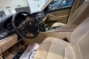 BMW 520i 2016 (White)