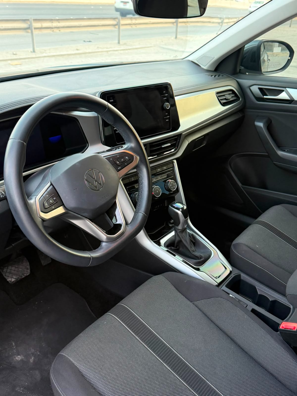 Volkswagen T-Roc 2023 (Grey)