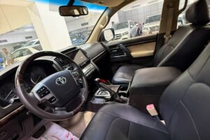 Toyota Land Cruiser GX-R 2010 (White)
