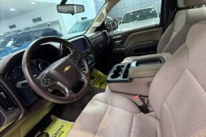 Chevrolet Silverado LT 2018 (Silver)