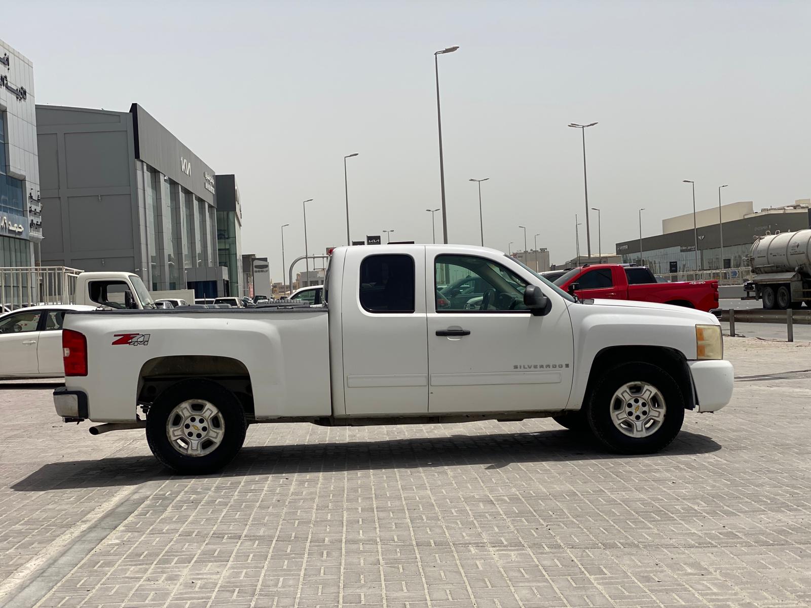 Chevrolet Silverado LT 2009 (White)
