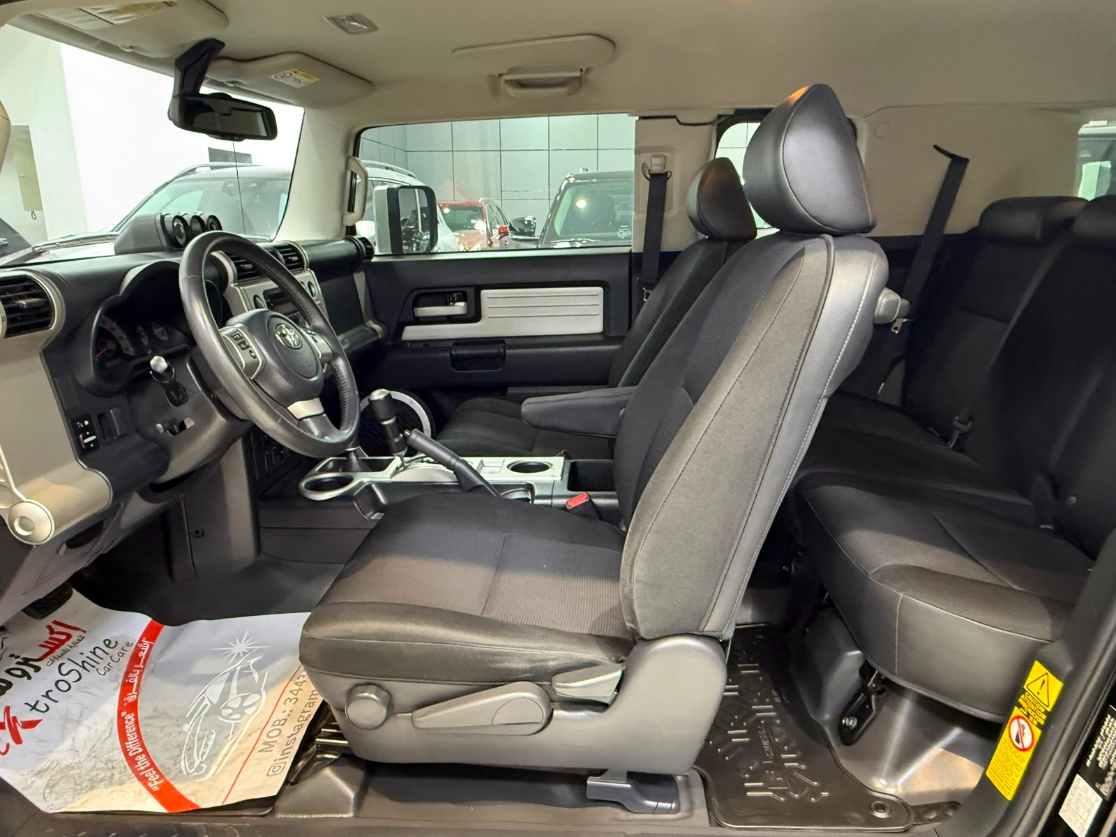 Toyota FJ Cruiser 2016 (Black)
