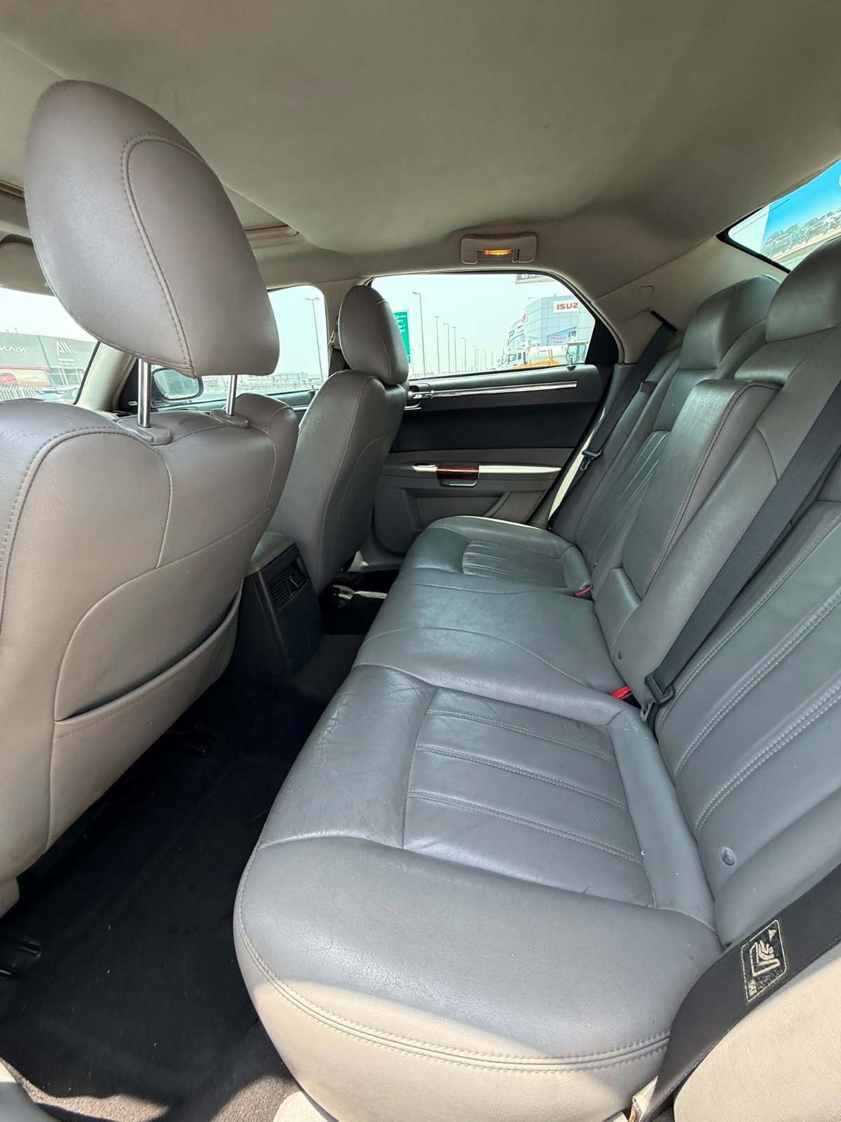 Chrysler 300C 2006 (White)