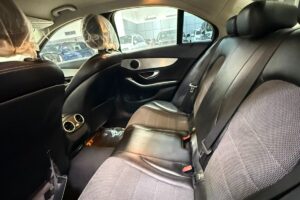Mercedes Benz C-180 / 2015 (Silver)