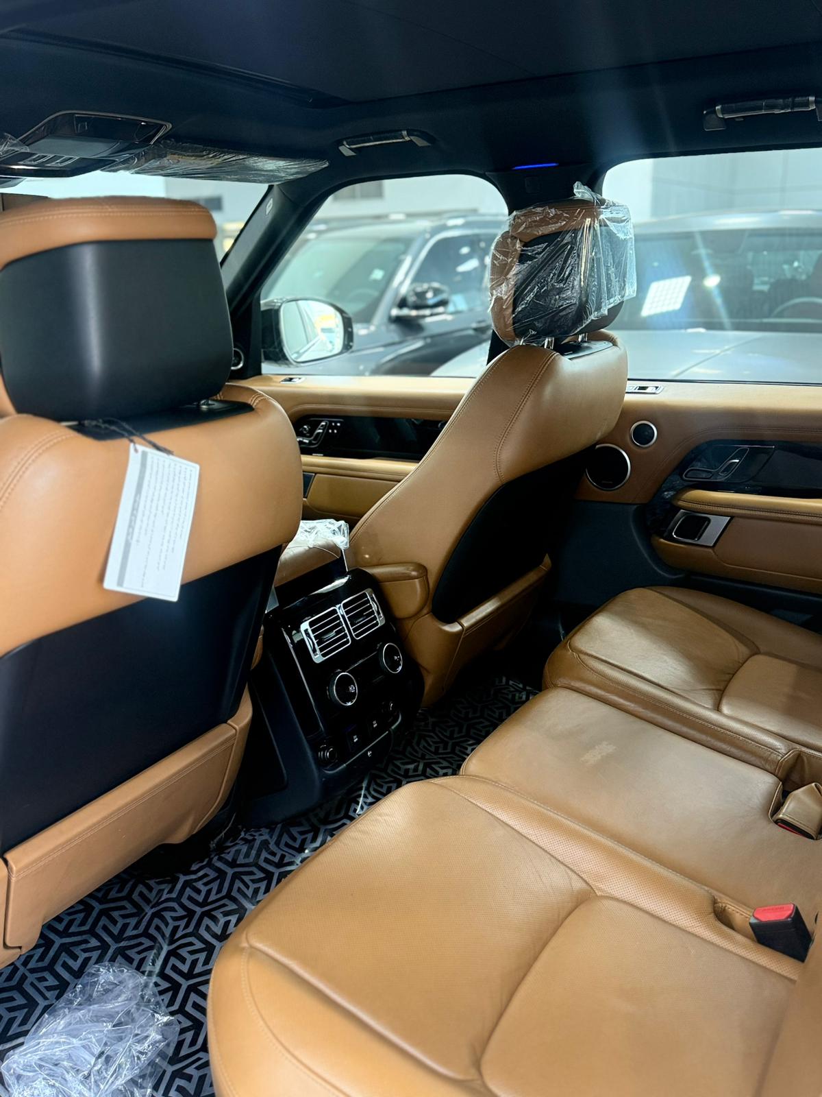 Range Rover Vogue SE 2019 (White)