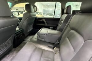Toyota Land Cruiser VX-R 2010 (Silver)
