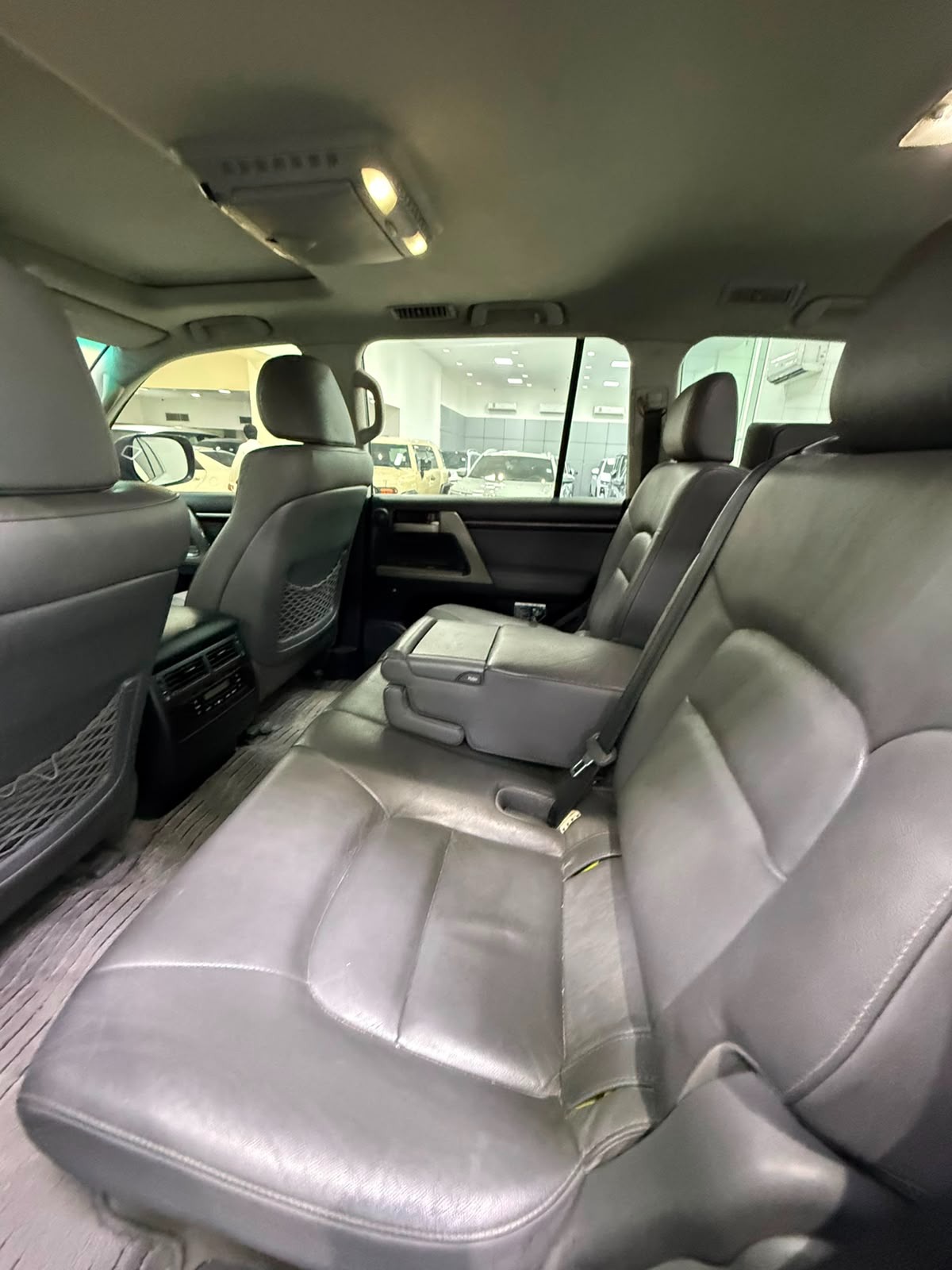 Toyota Land Cruiser VX-R 2010 (Silver)