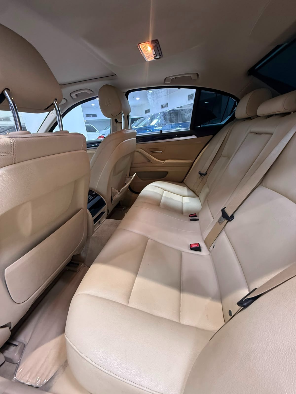 BMW 520i 2016 (White)