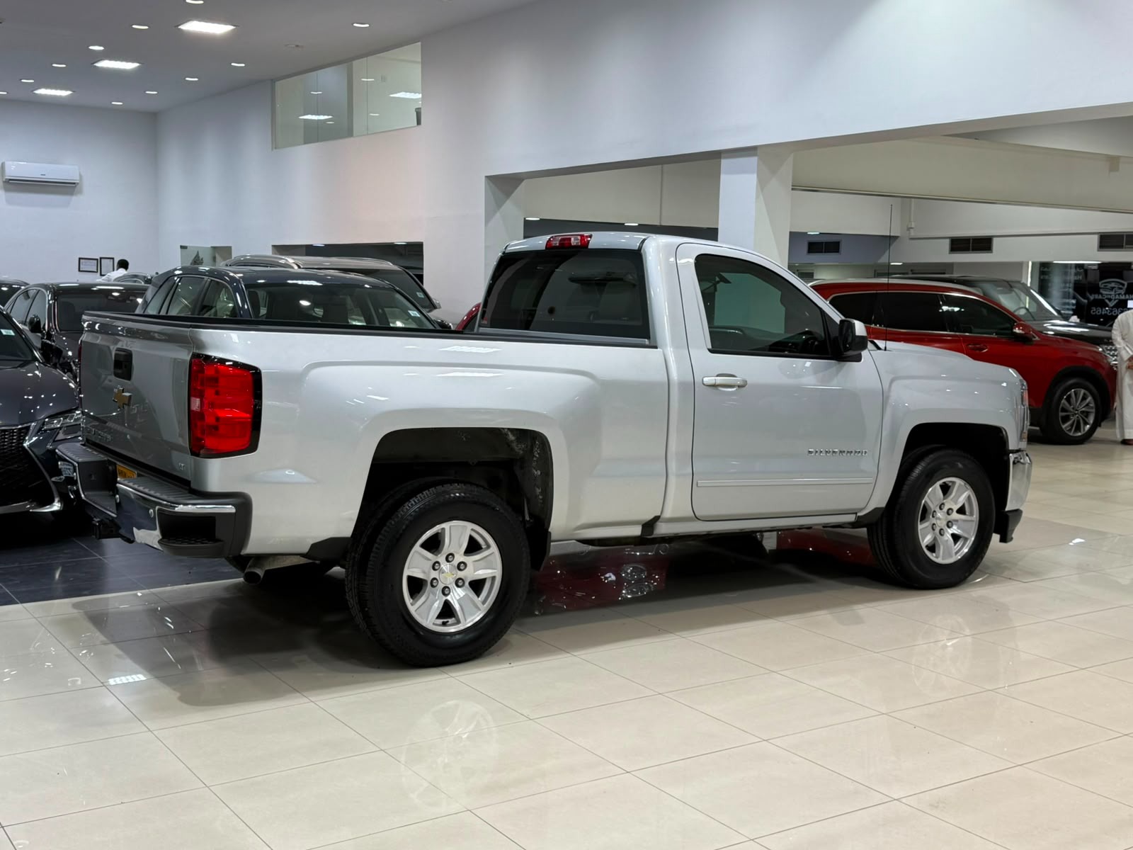 Chevrolet Silverado LT 2018 (Silver)