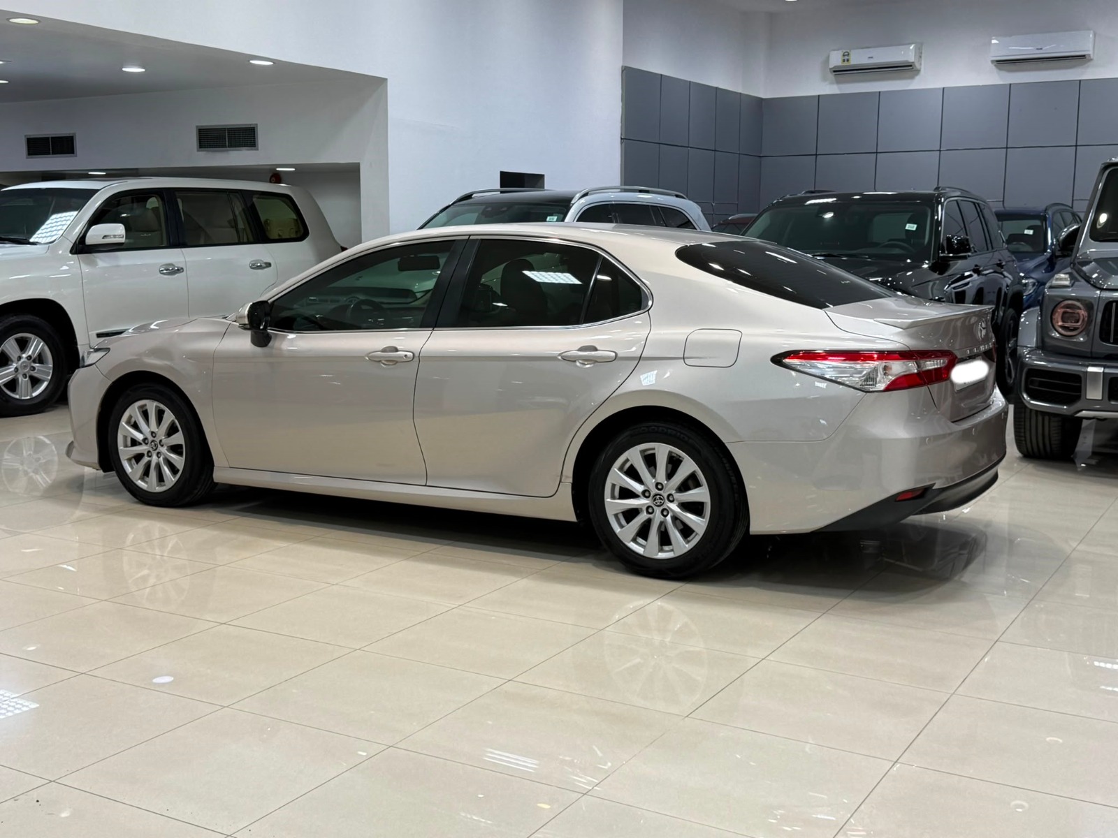 Toyota Camry LE 2019 (Beige)