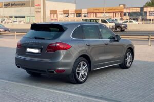 Porsche Cayenne 2012 (Grey)