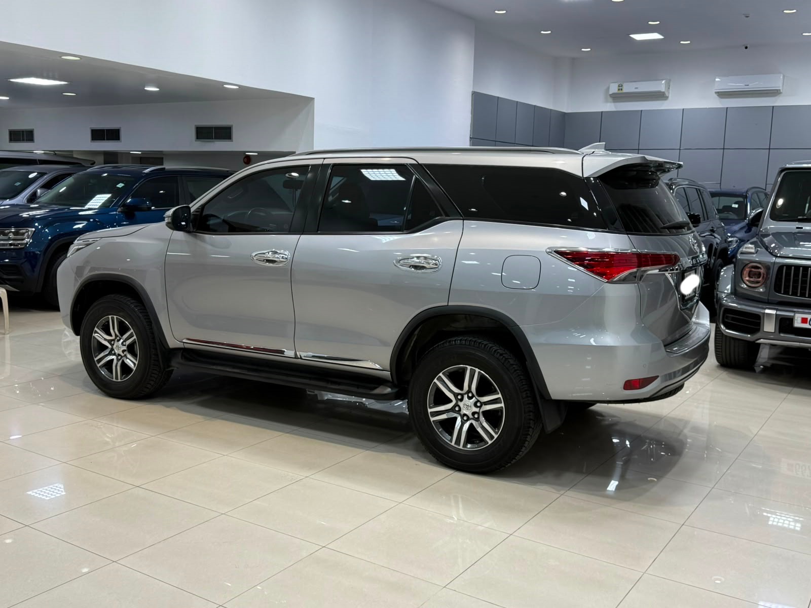 Toyota Fortuner / 2024 (Silver)