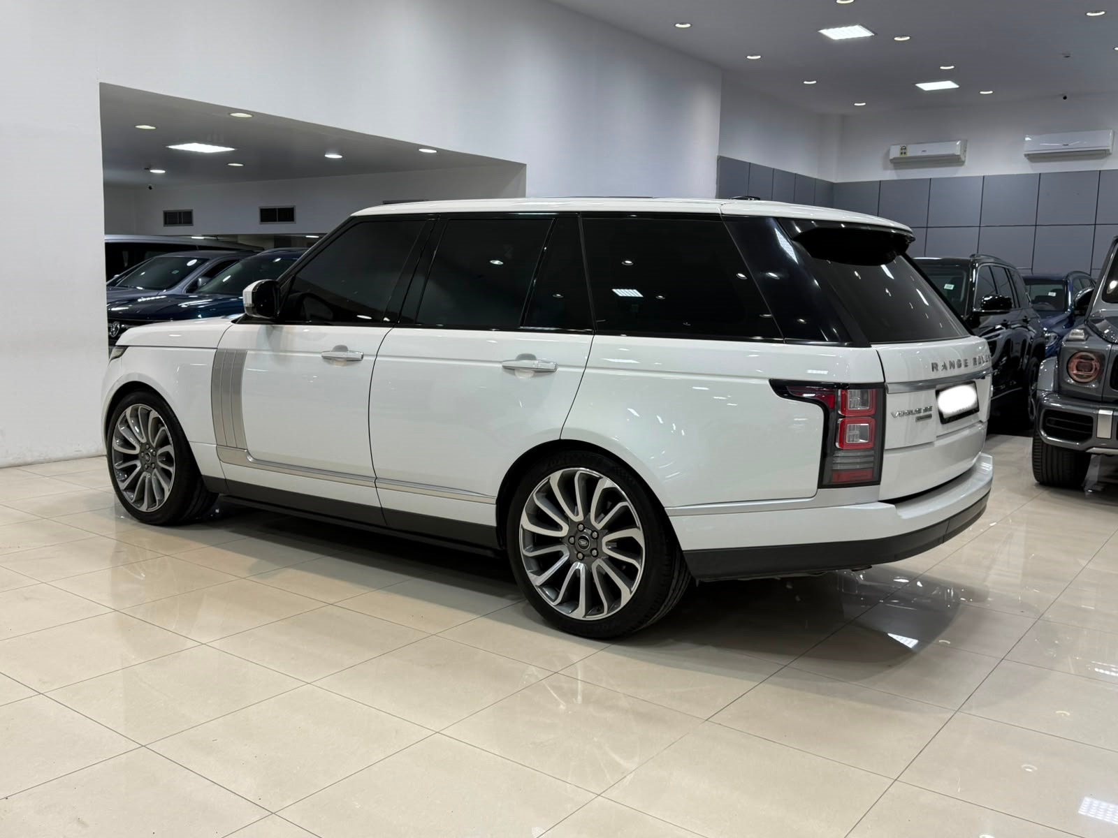 Range Rover Vogue SE 2016 (White)