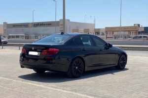 BMW 528i 2015 (أسود)