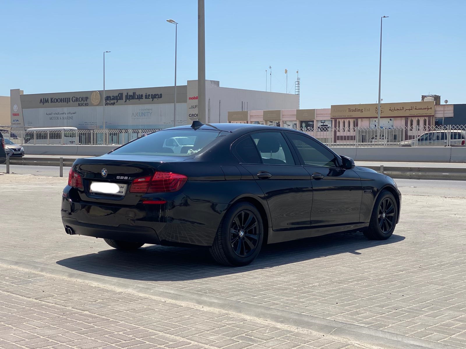 BMW 528i 2015 (أسود)
