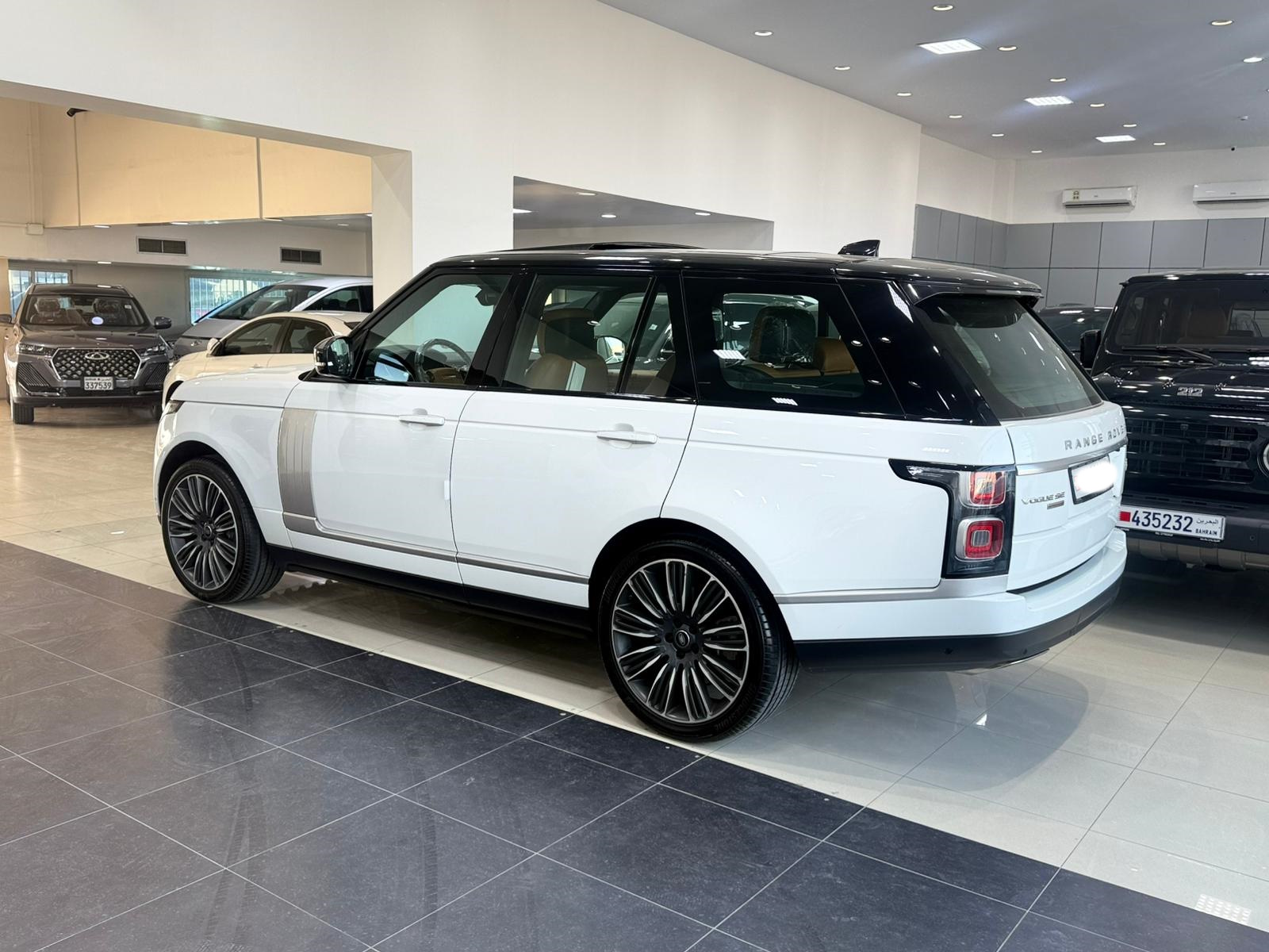 Range Rover Vogue SE 2019 (White)