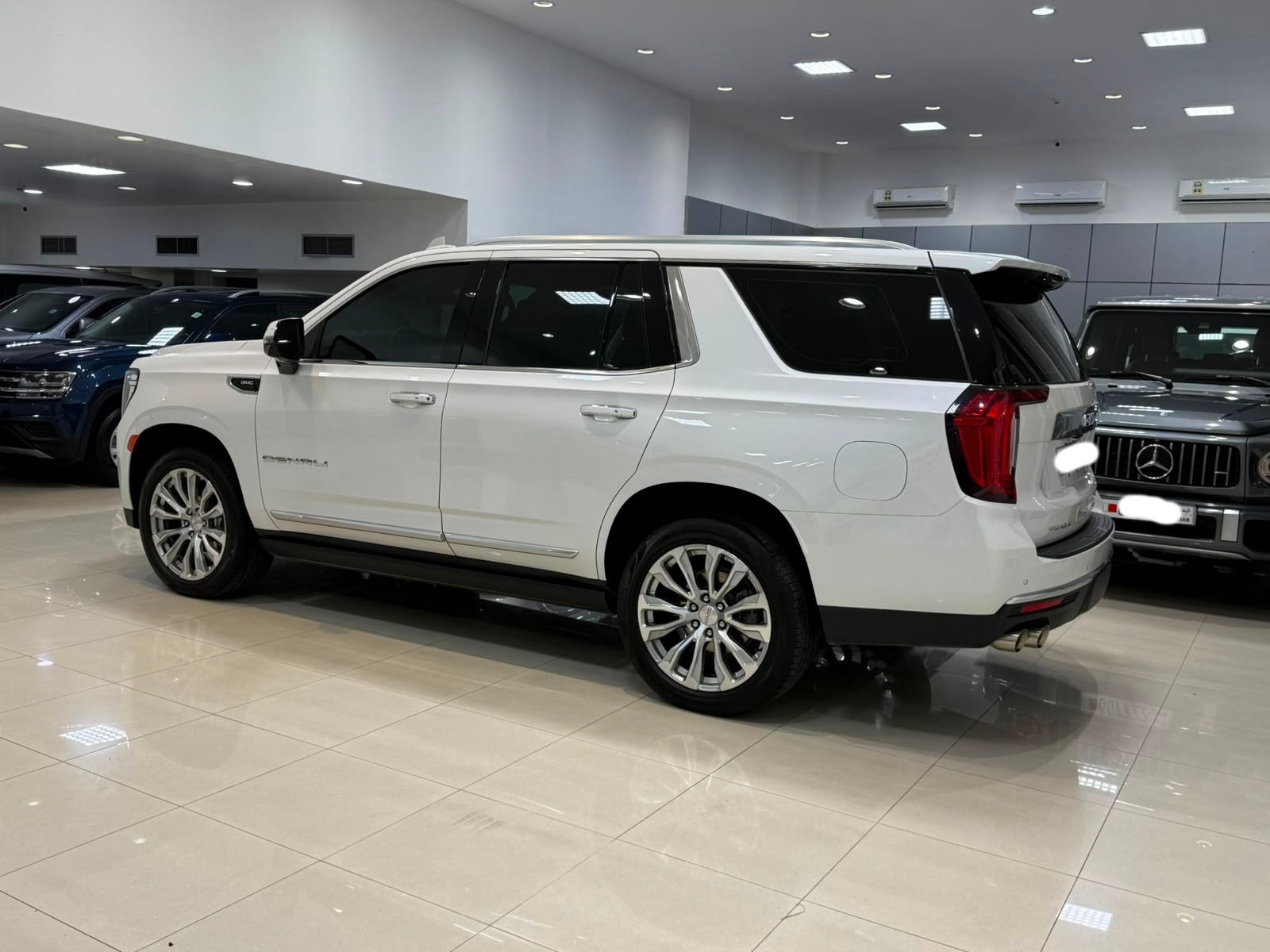 GMC Yukon Denali 2024 (White)
